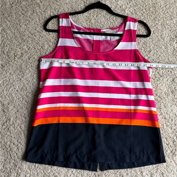 Banana button-back sleeveless top bottom stripe is navy, but can look black - Picture 2 of 7